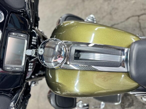 2018 Harley-Davidson Electra Glide, зелёный, 1690000 рублей - вид 27