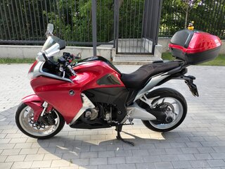 2011 Honda VFR 1200, красный, 700000 рублей, вид 2