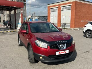 2013 Nissan Qashqai I Рестайлинг, красный, 950000 рублей, вид 2