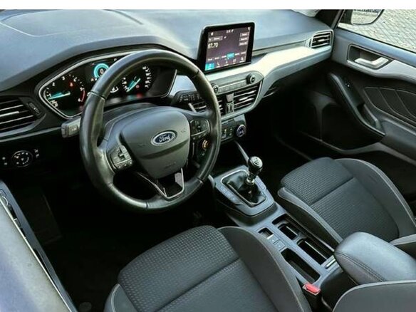 2018 Ford Focus IV, чёрный, 1015000 рублей - вид 3