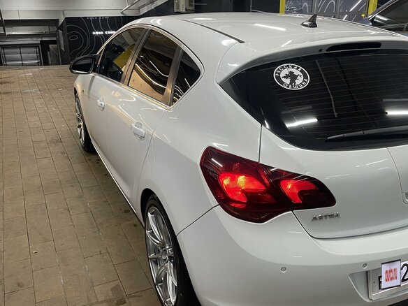 2011 Opel Astra J, белый, 850000 рублей - вид 9