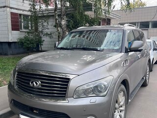 2010 Infiniti QX56 II, серый, 1800000 рублей, вид 1