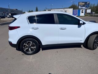 2019 Kia Sportage IV Рестайлинг, белый, 1800000 рублей, вид 3