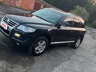 2008 Volkswagen Touareg I Рестайлинг, чёрный, 1100000 рублей, вид 3