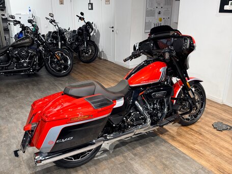 2024 Harley-Davidson CVO Street Glide, оранжевый, 4499000 рублей, вид 4