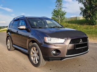 2010 Mitsubishi Outlander II Рестайлинг, коричневый, 988000 рублей, вид 3