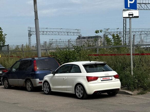 2011 Audi A1 I (8X), белый, 1050000 рублей - вид 6