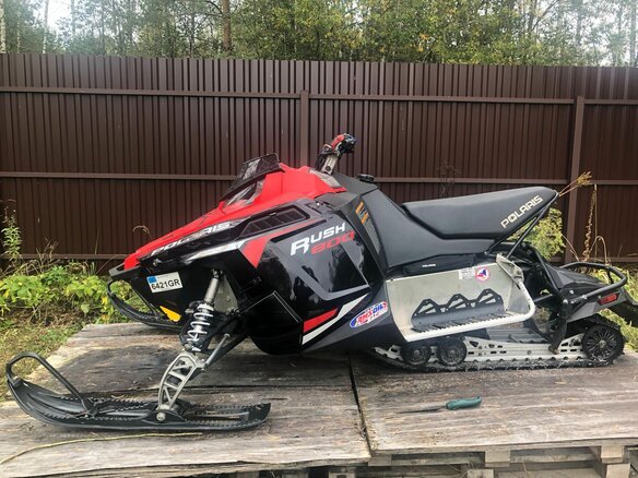 2011 Polaris 800 Rush, красный, 750000 рублей