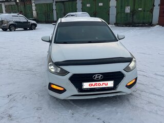 2017 Hyundai Solaris II, белый, 750000 рублей, вид 2