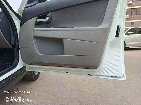 2011 Lada (ВАЗ) Priora I, белый, 460000 рублей - вид 18