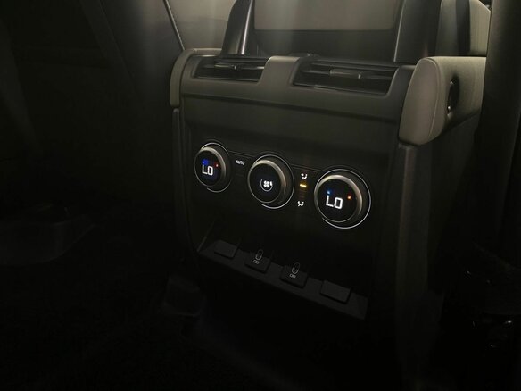 2026 Land Rover Defender 110 II, чёрный, 11350000 рублей - вид 33
