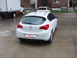2010 Opel Astra J, белый, 700000 рублей, вид 3