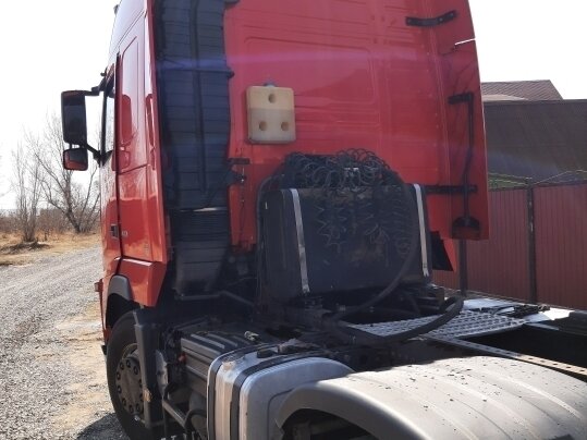 2008 Volvo FH, красный, 4600000 рублей - вид 1