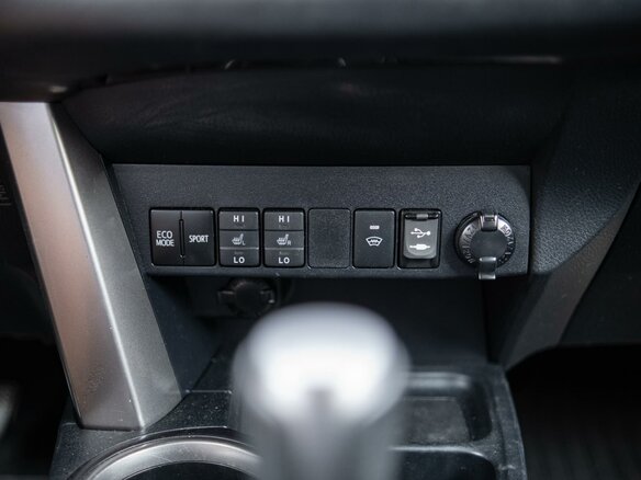 2019 Toyota RAV4 IV (XA40) Рестайлинг, белый, 2225000 рублей - вид 15