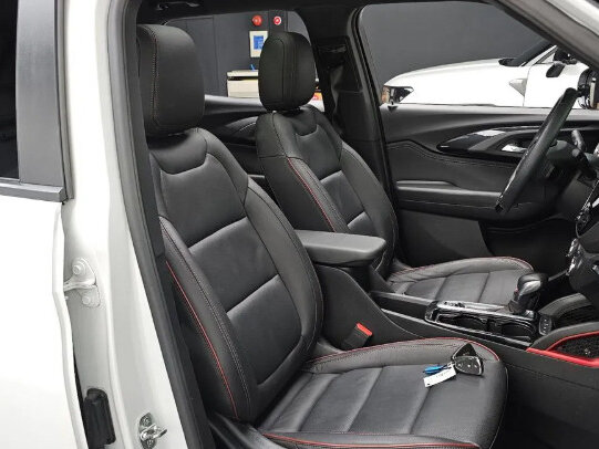 2023 Chevrolet TrailBlazer III Рестайлинг, белый, 1750000 рублей - вид 14