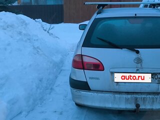 2001 Toyota Avensis I Рестайлинг, серебристый, 310000 рублей, вид 4
