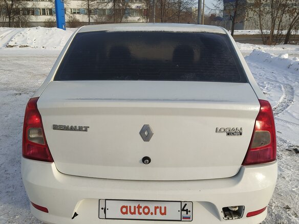 2011 Renault Logan I Рестайлинг, белый, 330000 рублей - вид 3