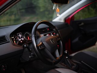 2020 SEAT Ibiza 6-speed V, пурпурный, 1120342 рублей, вид 5