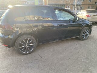 2010 Volkswagen Golf VI, чёрный, 990000 рублей, вид 3