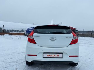 2014 Hyundai Solaris I Рестайлинг, белый, 920000 рублей, вид 5