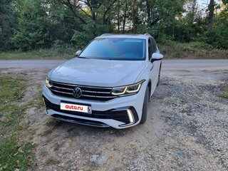 2022 Volkswagen Tiguan II Рестайлинг, белый, 3300000 рублей, вид 1