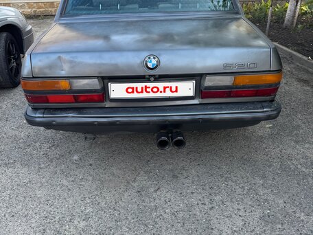 1987 BMW 5 серии 520i II (E28), серый, вид 2