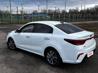 2017 Kia Rio IV, белый, 1400000 рублей, вид 4