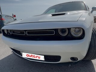 2018 Dodge Challenger III Рестайлинг 2, белый, 3200000 рублей, вид 1