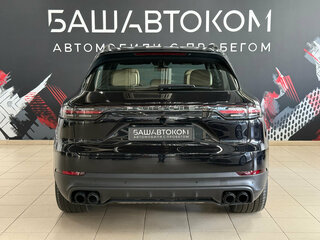 2018 Porsche Cayenne III, чёрный, 4690000 рублей, вид 5