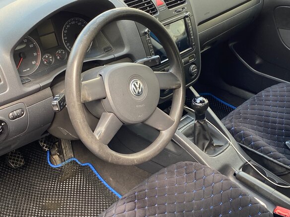 2004 Volkswagen Golf V, синий, 450000 рублей - вид 6