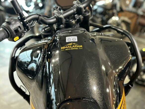 2025 Royal Enfield Himalayan, чёрный, 599000 рублей - вид 17