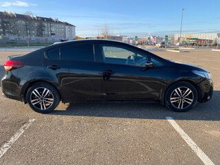 2019 Kia Cerato III Рестайлинг (Classic), чёрный, 1300000 рублей, вид 3