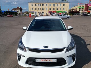 2018 Kia Rio IV, белый, 1550000 рублей, вид 1