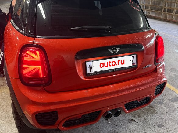 2020 Mini Hatch JCW III (F55/F56) Рестайлинг, оранжевый, 3100000 рублей - вид 6