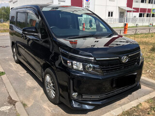 2016 Toyota Voxy III (R80), чёрный, 2000000 рублей, вид 3