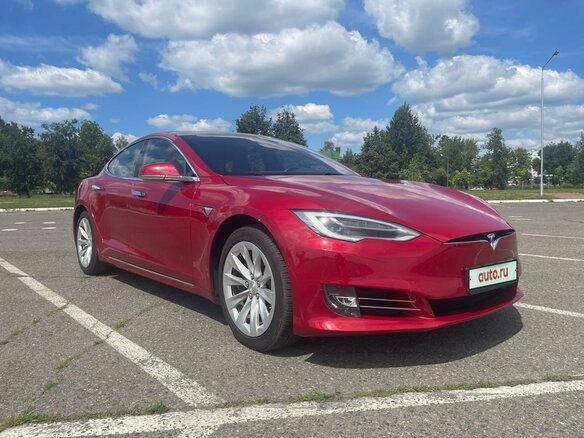 2019 Tesla Model S 100D I Рестайлинг, красный, 4100000 рублей - вид 2