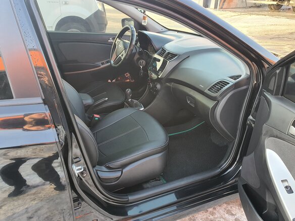 2013 Hyundai Solaris I, чёрный, 850000 рублей - вид 5