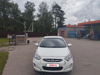 2013 Hyundai Solaris I, белый, 290000 рублей, вид 3