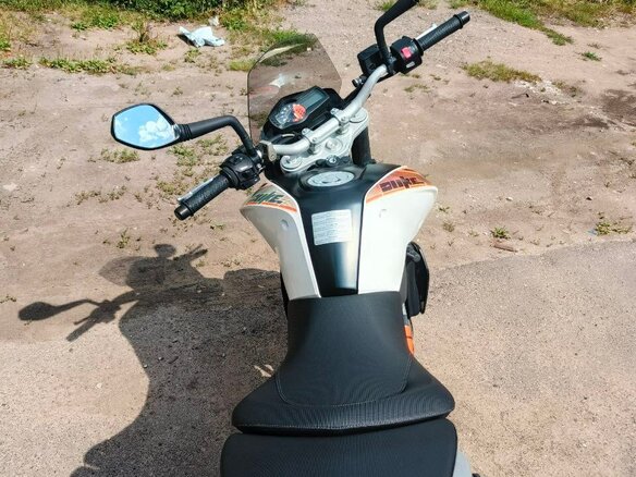 2013 KTM 690 Duke, белый, 475000 рублей - вид 4