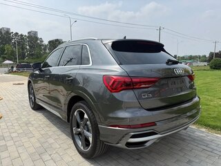 2023 Audi Q3 35 TFSI II (F3), серый, 2780000 рублей, вид 3