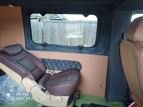 2012 Nissan NV-Series (1500/2500/3500), пурпурный, 2150000 рублей - вид 17
