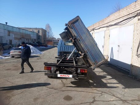 1996 Nissan Atlas, синий, 1600000 рублей, вид 1