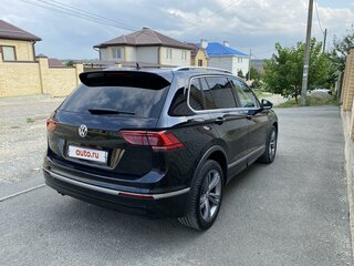 2018 Volkswagen Tiguan II, чёрный, 2690000 рублей, вид 3