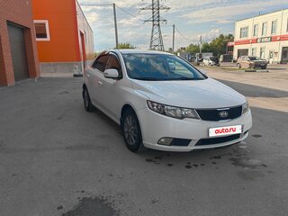 2009 Kia Cerato 4-speed II, белый, 700000 рублей, вид 4