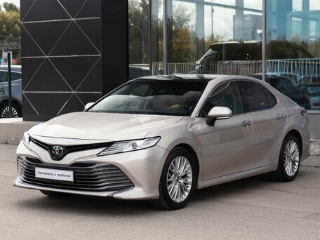 Toyota Camry VIII (XV70)
