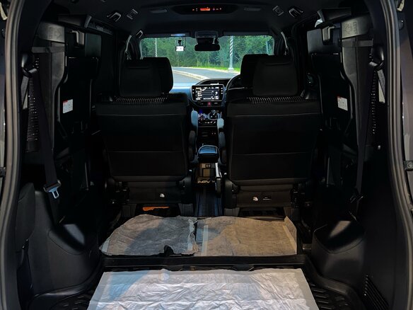 2018 Toyota Voxy III (R80) Рестайлинг, чёрный, 2080000 рублей - вид 26