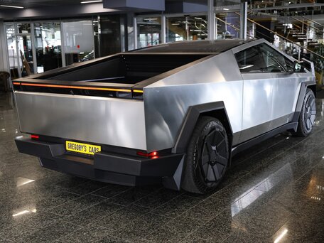 2025 Tesla Cybertruck All-wheel Drive, серебристый, 21500000 рублей, вид 2