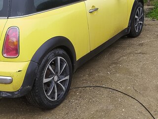 2003 Mini Hatch Cooper I (R50), жёлтый, 1000000 рублей, вид 1