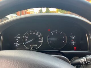 2007 Toyota Land Cruiser 100 Series Рестайлинг 2, серебристый, 2850000 рублей, вид 3