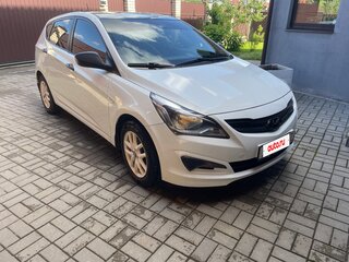 2015 Hyundai Solaris I Рестайлинг, белый, 695000 рублей, вид 2